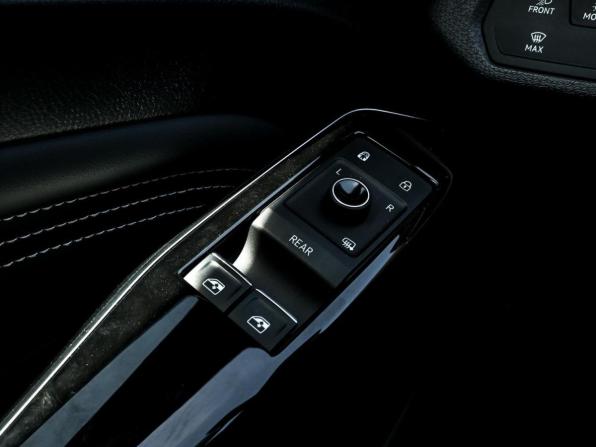 Volkswagen ID.4 с пробегом 2024 года, цена 3 800 000 рублей, 165 км, внедорожник, Автокод Объявления