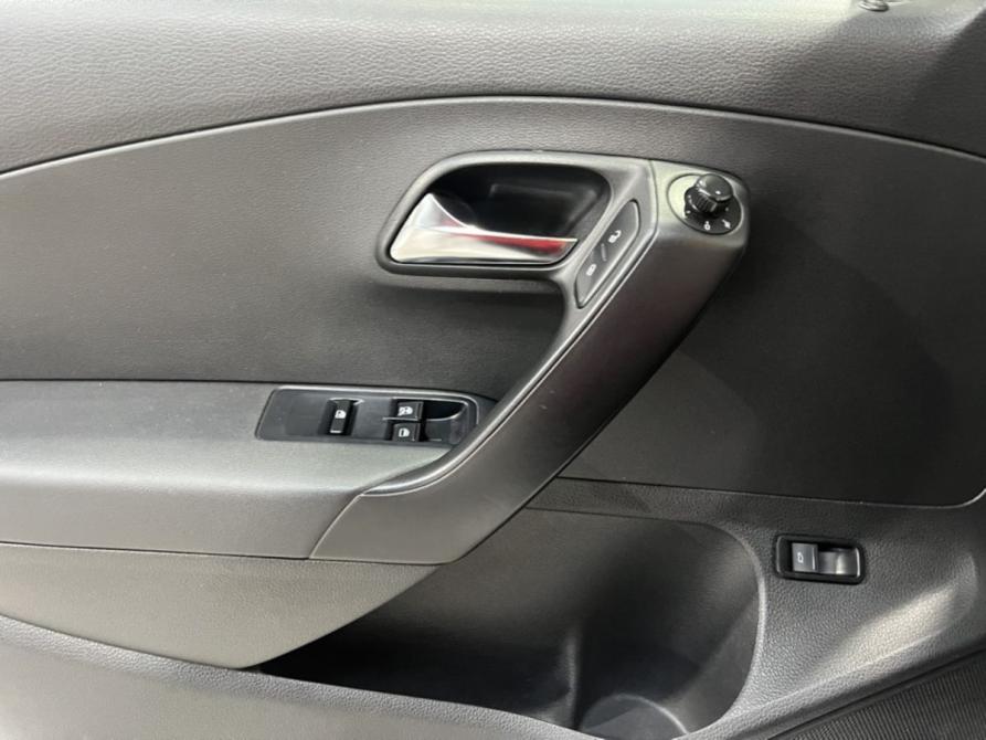Volkswagen Polo V Курск  - изображение 13