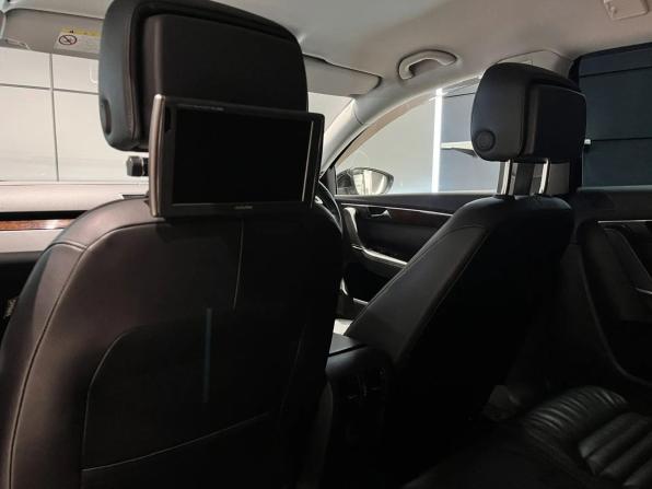 Volkswagen Passat B7 с пробегом 2011 года, цена 1 095 000 рублей, 123071 км, универсал, Автокод Объявления