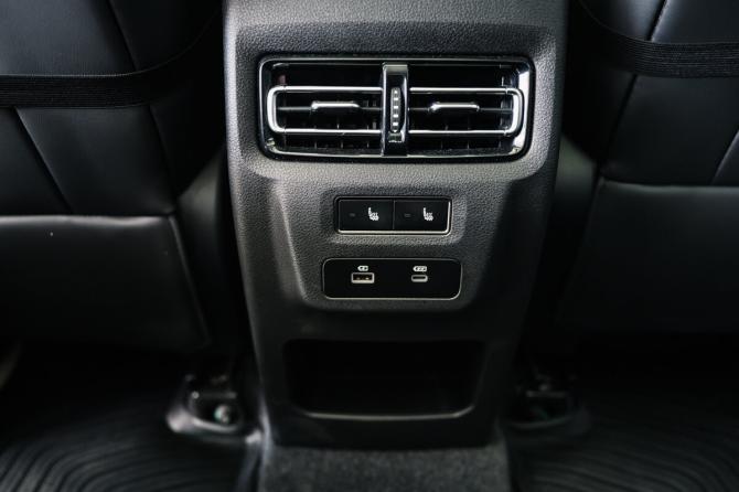 JETOUR X70 I Рестайлинг 2 с пробегом 2024 года, цена 2 050 000 рублей, 33000 км, внедорожник, Автокод Объявления