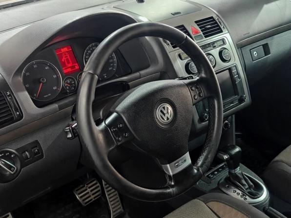 Volkswagen Touran I Рестайлинг с пробегом 2008 года, цена 625 000 рублей, 368955 км, компактвэн, Автокод Объявления