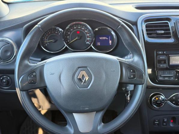 Renault Sandero II с пробегом 2015 года, цена 890 000 рублей, 42389 км, хэтчбек, Автокод Объявления