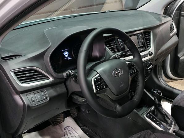 Hyundai Solaris II с пробегом 2017 года, цена 1 230 000 рублей, 97451 км, седан, Автокод Объявления