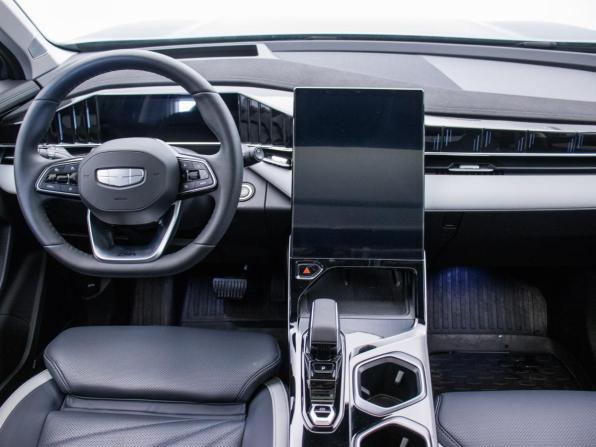 Geely Atlas II с пробегом 2024 года, цена 3 286 000 рублей, 4196 км, внедорожник, Автокод Объявления