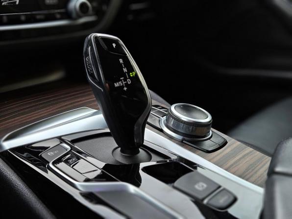 BMW 5 серии VII (G30/G31/G38) с пробегом 2018 года, цена 2 500 000 рублей, 156000 км, универсал, Автокод Объявления