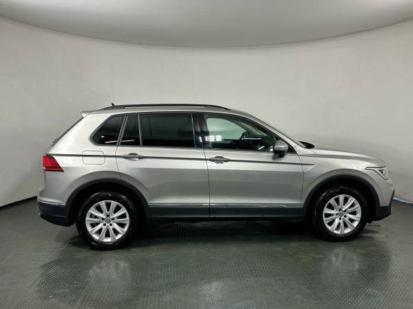 Volkswagen Tiguan II Рестайлинг с пробегом 2021 года, цена 2 890 000 рублей, 63504 км, внедорожник, Автокод Объявления