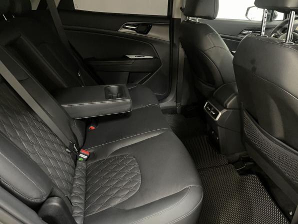 Kia Sportage V с пробегом 2024 года, цена 4 399 000 рублей, 9629 км, внедорожник, Автокод Объявления