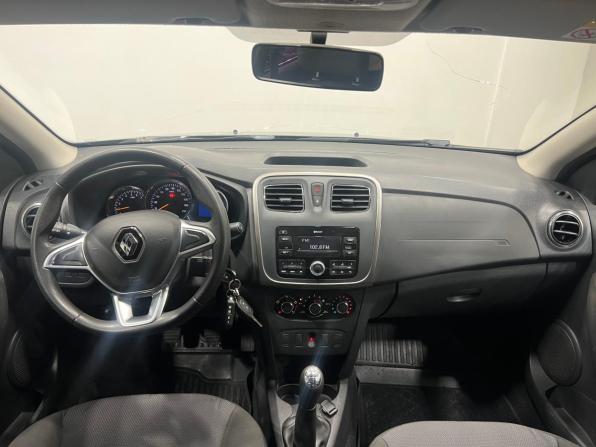 Renault Logan II с пробегом 2018 года, цена 859 000 рублей, 60000 км, седан, Автокод Объявления