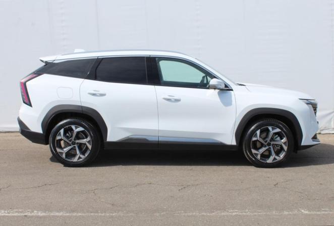 Geely Atlas II с пробегом 2024 года, цена 3 080 000 рублей, 6394 км, внедорожник, Автокод Объявления