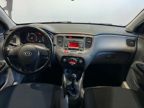 Kia Rio II Рестайлинг с пробегом 2010 года, цена 719 900 рублей, 304000 км, седан, Автокод Объявления