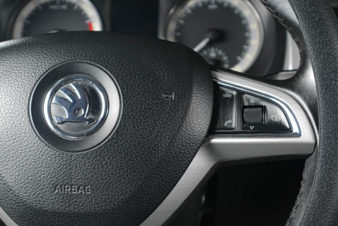 Skoda Rapid I с пробегом 2016 года, цена 1 229 000 рублей, 152000 км, лифтбек, Автокод Объявления