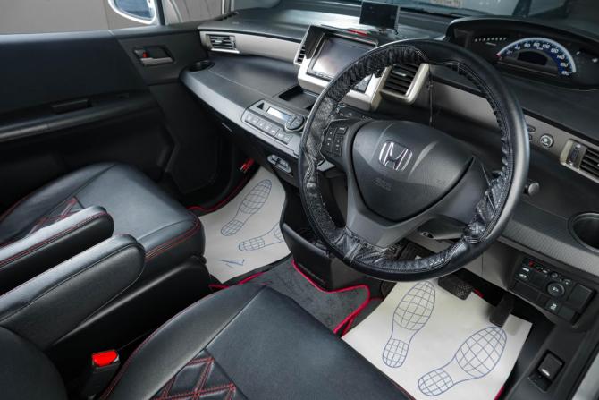 Honda Freed I Рестайлинг с пробегом 2014 года, цена 1 429 000 рублей, 95000 км, компактвэн, Автокод Объявления