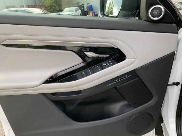 Land Rover Range Rover Evoque II с пробегом 2019 года, цена 3 399 000 рублей, 86107 км, внедорожник, Автокод Объявления