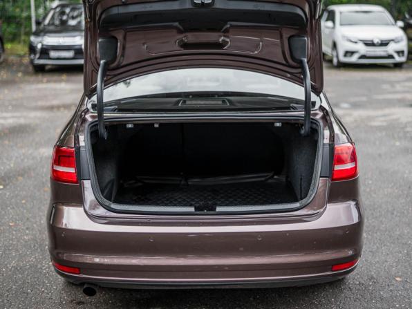 Volkswagen Jetta VI Рестайлинг с пробегом 2015 года, цена 1 060 000 рублей, 156719 км, седан, Автокод Объявления