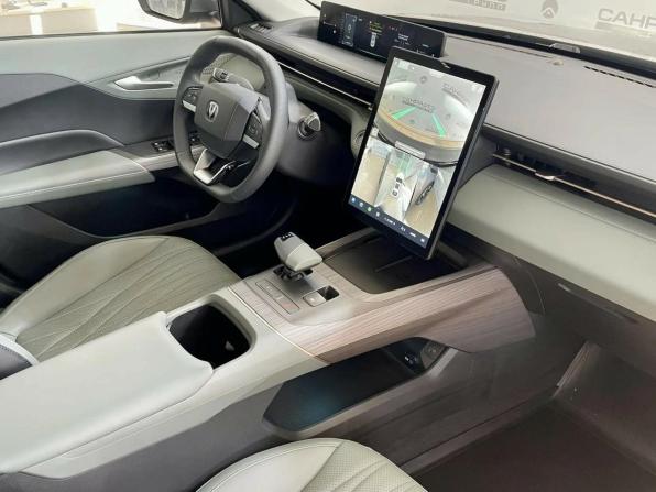 Changan Lamore с пробегом 2024 года, цена 2 200 000 рублей, 4790 км, седан, Автокод Объявления