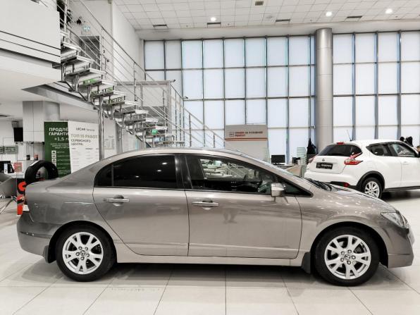Honda Civic VIII Рестайлинг с пробегом 2009 года, цена 890 000 рублей, 210000 км, седан, Автокод Объявления