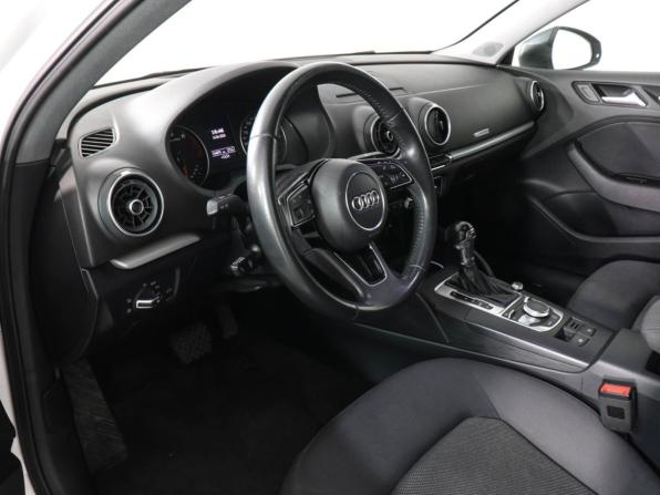 Audi A3 III (8V) Рестайлинг с пробегом 2018 года, цена 1 440 000 рублей, 154877 км, седан, Автокод Объявления