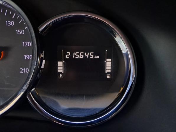 Renault Logan II Рестайлинг с пробегом 2021 года, цена 620 000 рублей, 215645 км, седан, Автокод Объявления