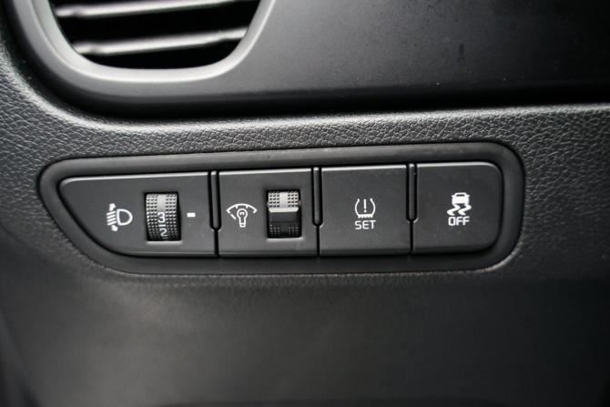 Kia Rio IV Рестайлинг с пробегом 2021 года, цена 1 339 000 рублей, 216010 км, седан, Автокод Объявления