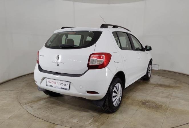 Renault Sandero II с пробегом 2015 года, цена 780 000 рублей, 82457 км, хэтчбек, Автокод Объявления