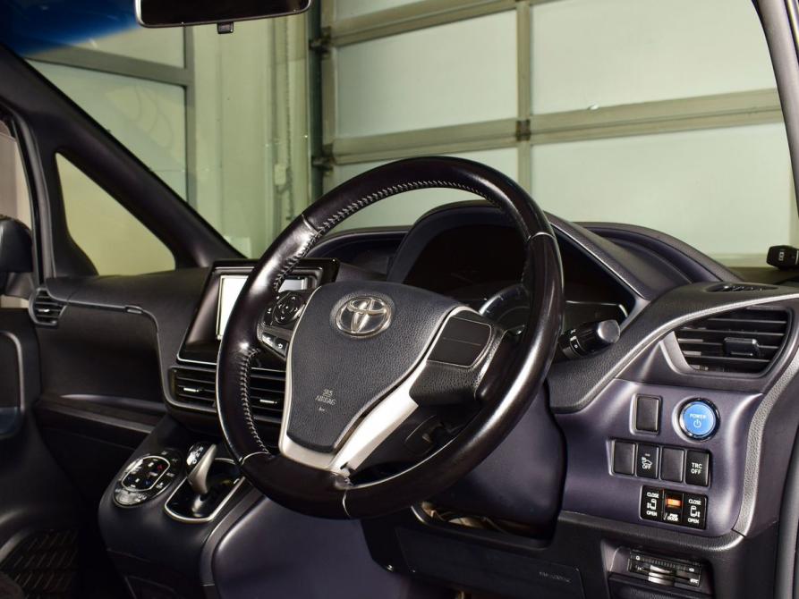 Toyota Voxy III (R80) Кемерово  - изображение 7