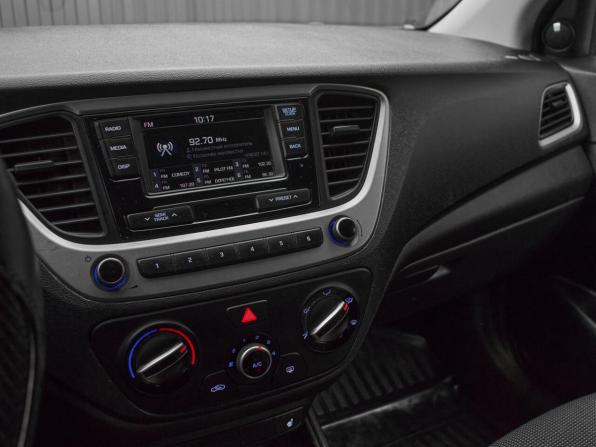 Hyundai Solaris II с пробегом 2017 года, цена 800 000 рублей, 233659 км, седан, Автокод Объявления
