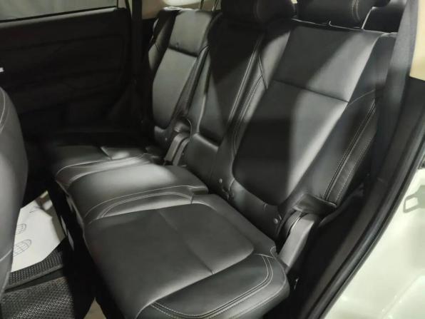 Mitsubishi Outlander III Рестайлинг 3 с пробегом 2020 года, цена 2 435 000 рублей, 111257 км, внедорожник, Автокод Объявления