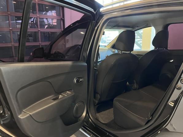 Renault Sandero II с пробегом 2016 года, цена 900 000 рублей, 135310 км, хэтчбек, Автокод Объявления
