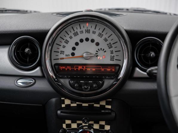 Mini Hatch II (R56) с пробегом 2010 года, цена 749 000 рублей, 192284 км, хэтчбек, Автокод Объявления