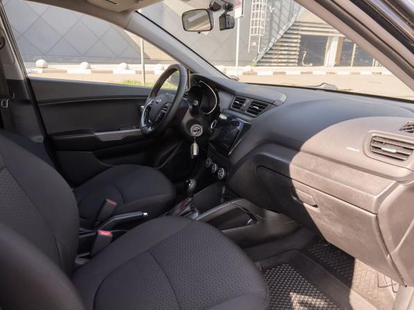 Kia Rio III Рестайлинг с пробегом 2017 года, цена 1 195 000 рублей, 139500 км, хэтчбек, Автокод Объявления