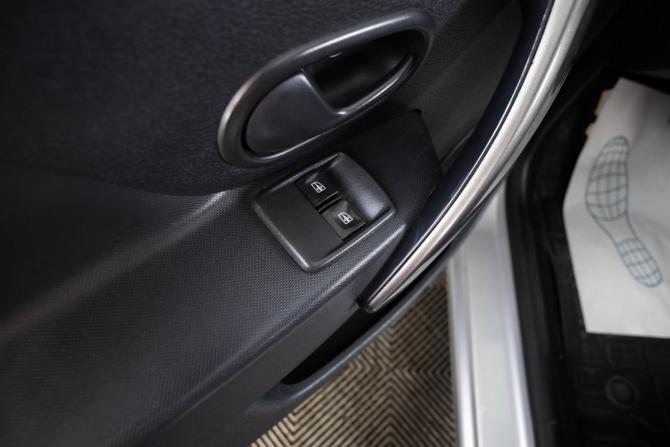 Renault Sandero II с пробегом 2016 года, цена 859 000 рублей, 132800 км, хэтчбек, Автокод Объявления