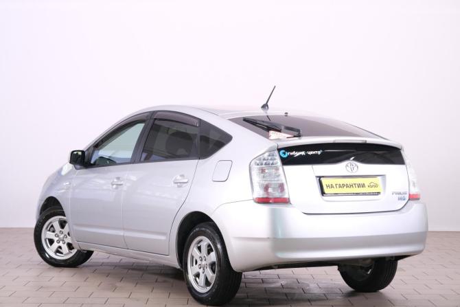Toyota Prius II Рестайлинг (XW20) с пробегом 2008 года, цена 729 000 рублей, 321000 км, лифтбек, Автокод Объявления