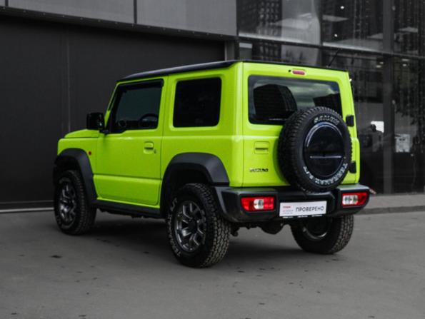 Suzuki Jimny IV с пробегом 2024 года, цена 3 190 000 рублей, 11820 км, внедорожник, Автокод Объявления