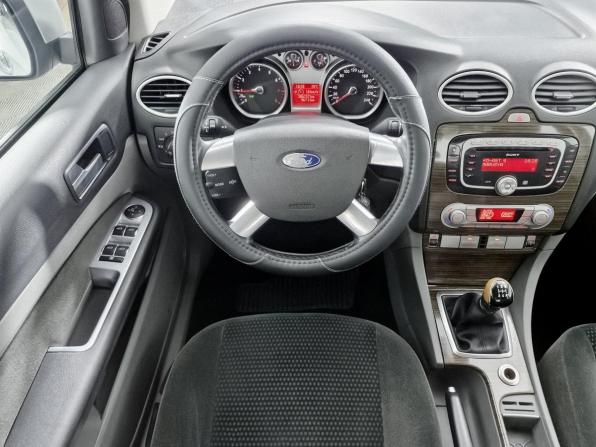 Ford Focus II Рестайлинг с пробегом 2009 года, цена 458 000 рублей, 306157 км, седан, Автокод Объявления
