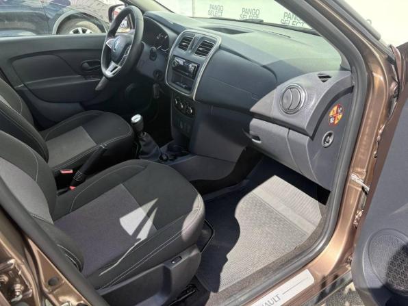Renault Logan II Рестайлинг с пробегом 2021 года, цена 1 199 000 рублей, 54000 км, седан, Автокод Объявления