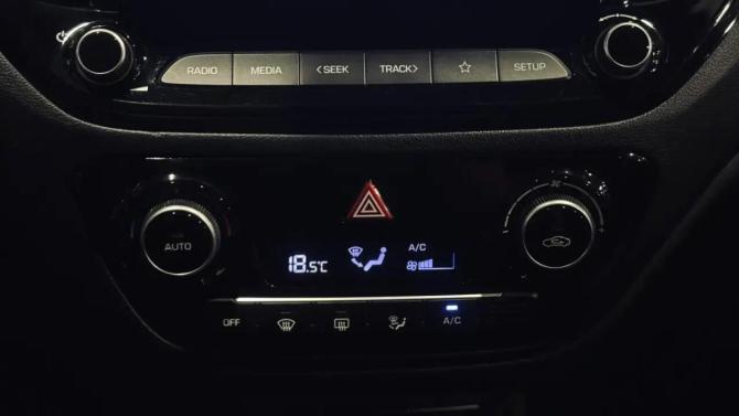 Hyundai Solaris II Рестайлинг с пробегом 2022 года, цена 1 780 000 рублей, 52500 км, седан, Автокод Объявления
