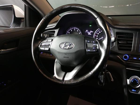 Hyundai Elantra VI (AD) Рестайлинг с пробегом 2019 года, цена 1 660 000 рублей, 93343 км, седан, Автокод Объявления