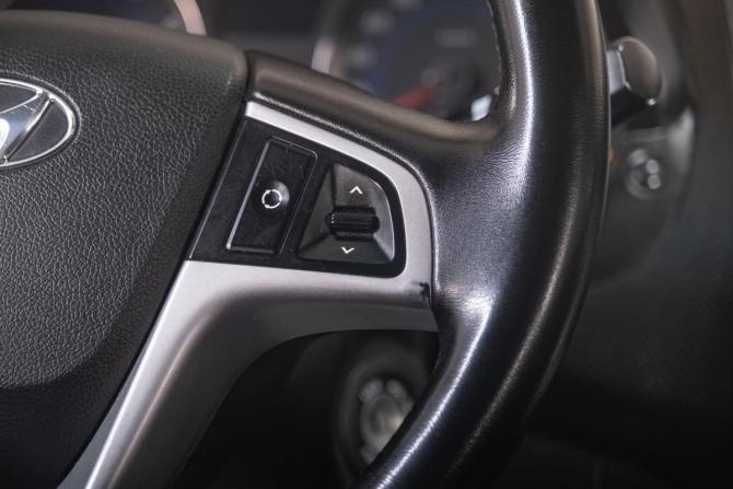 Hyundai Solaris I Рестайлинг с пробегом 2014 года, цена 979 000 рублей, 198000 км, седан, Автокод Объявления