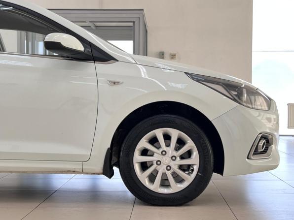 Hyundai Solaris II с пробегом 2017 года, цена 1 379 000 рублей, 112529 км, седан, Автокод Объявления
