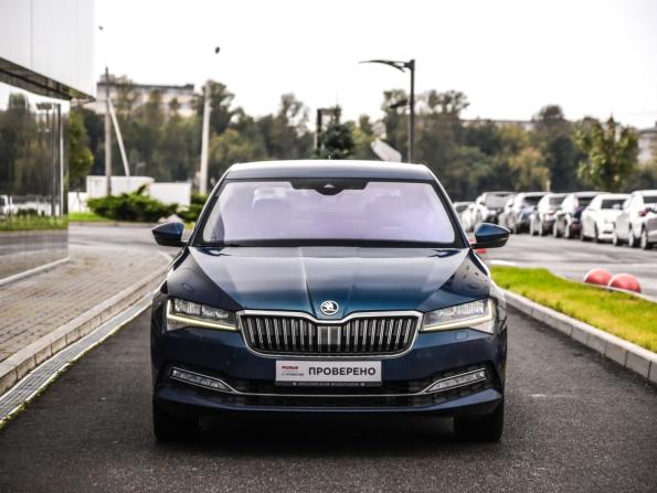Skoda Superb III Рестайлинг с пробегом 2022 года, цена 3 200 000 рублей, 100015 км, лифтбек, Автокод Объявления