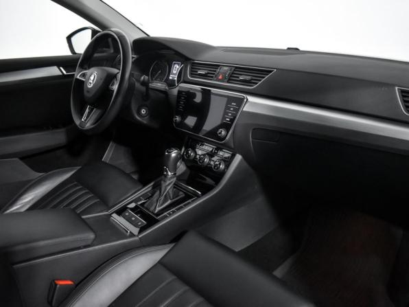 Skoda Superb III Рестайлинг с пробегом 2019 года, цена 2 350 000 рублей, 94080 км, лифтбек, Автокод Объявления