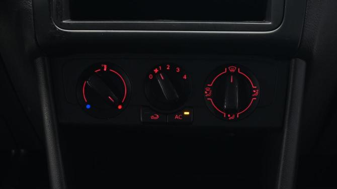 Volkswagen Polo V с пробегом 2014 года, цена 680 000 рублей, 184049 км, седан, Автокод Объявления