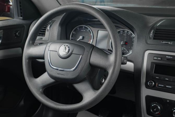 Skoda Octavia II (A5) Рестайлинг с пробегом 2012 года, цена 949 000 рублей, 129903 км, лифтбек, Автокод Объявления