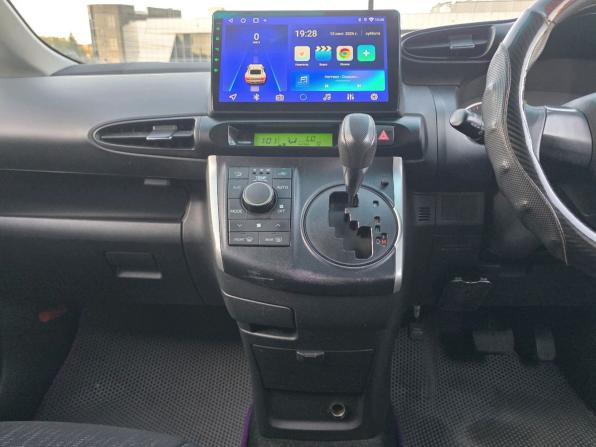 Toyota Wish II с пробегом 2010 года, цена 999 000 рублей, 267329 км, минивэн, Автокод Объявления