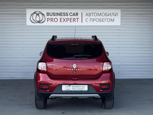 Renault Sandero II Рестайлинг с пробегом 2018 года, цена 935 000 рублей, 64951 км, хэтчбек, Автокод Объявления