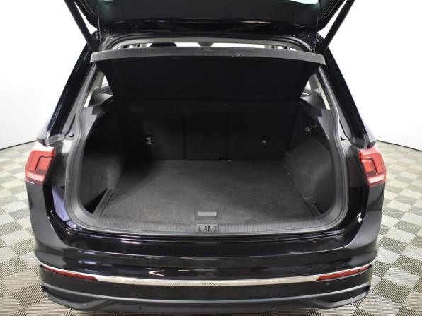 Volkswagen Tiguan II Рестайлинг с пробегом 2021 года, цена 2 498 100 рублей, 190952 км, внедорожник, Автокод Объявления