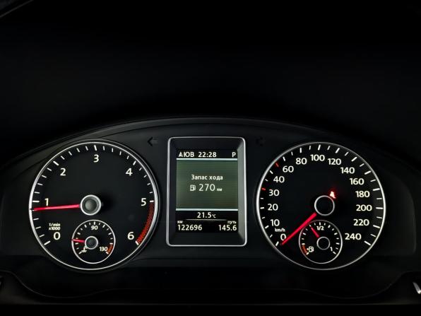 Volkswagen Multivan T5 Рестайлинг с пробегом 2012 года, цена 2 850 000 рублей, 122609 км, минивэн, Автокод Объявления