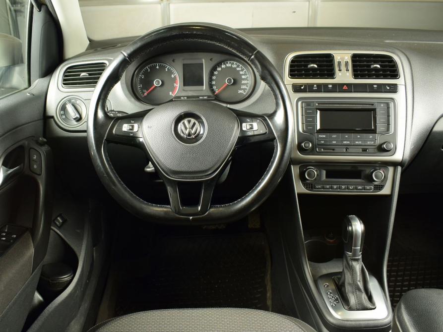 Volkswagen Polo V Рестайлинг Кемерово  - изображение 8