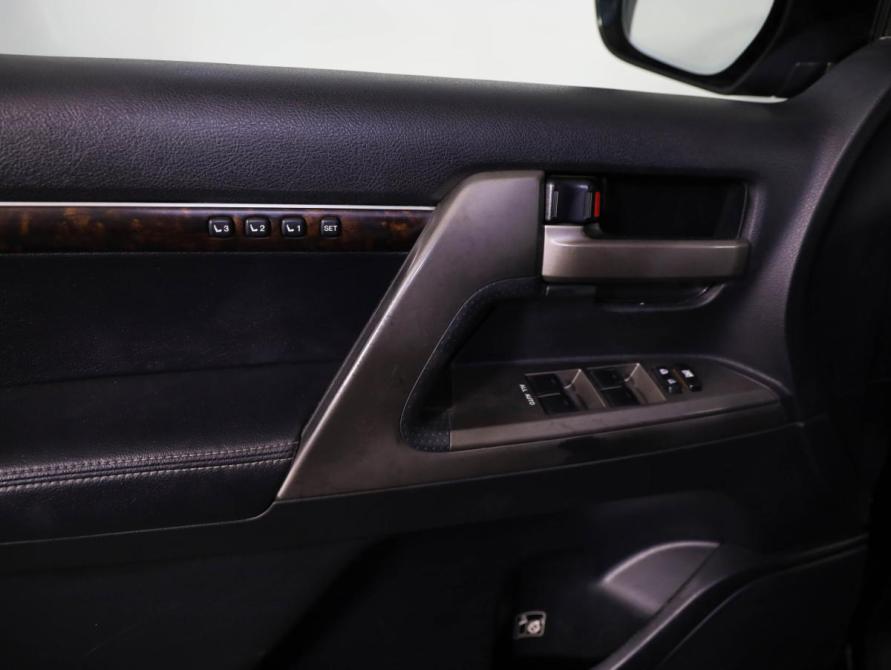 Toyota Land Cruiser 200 Series Санкт-Петербург  - изображение 18