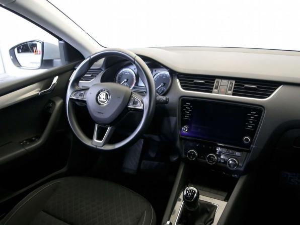 Skoda Octavia III (A7) Рестайлинг с пробегом 2017 года, цена 1 490 000 рублей, 187496 км, лифтбек, Автокод Объявления